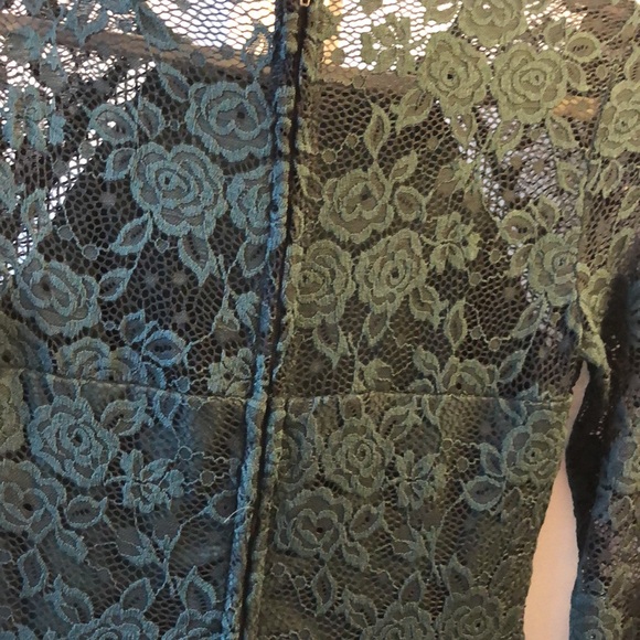 Floral lace green dress, worn once. Still in perfect condition! - Picture 3 of 4